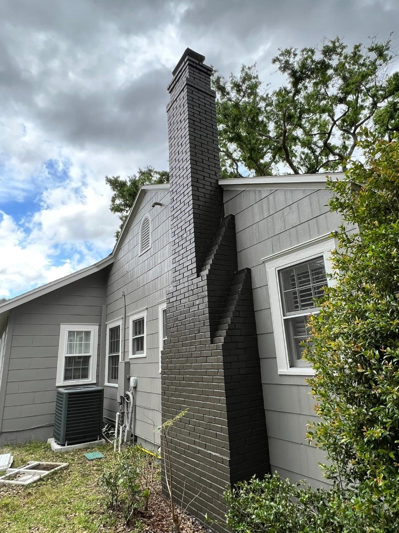 painted-house-and-brick-chimney-in-orlando-fl